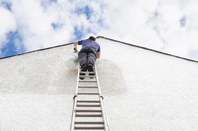 Peinture extérieure à Esténos — façades et ravalement